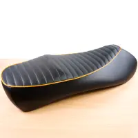 Original Vespa Sitzbank GTS/GTV 14-26 schwarz mit orangem Keder