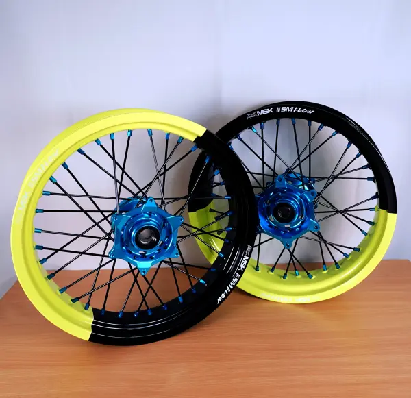Radsatz 3.5+5.0x17 bicolor straight black-fluoyellow / light blue / black / light blue