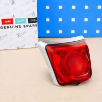Original Vespa Rücklicht GTS 125 300 chrom/rot ab 18